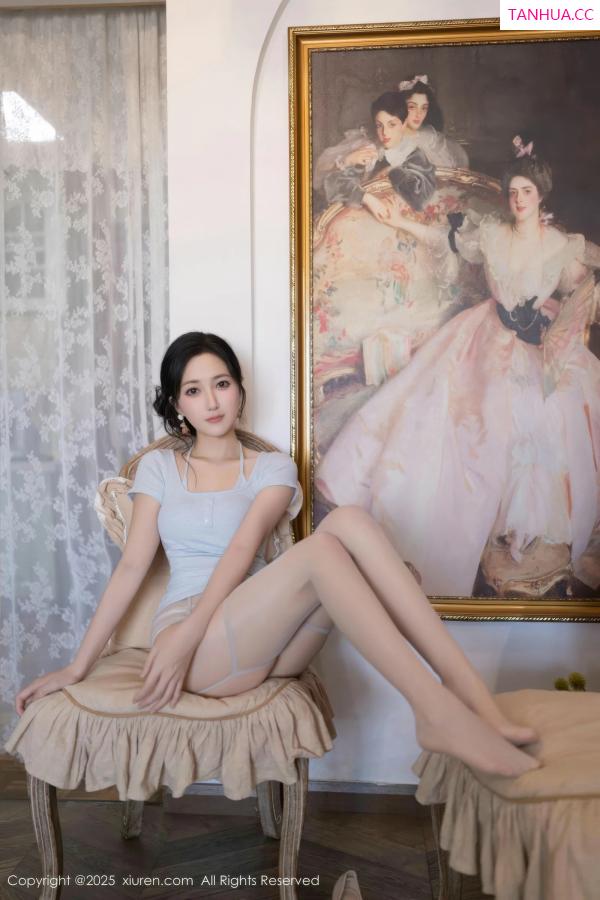 鱼子酱fish  [XiuRen]高清写真图 2025.08.15 No.10656 鱼子酱Fish 肉色丝袜第26张图片